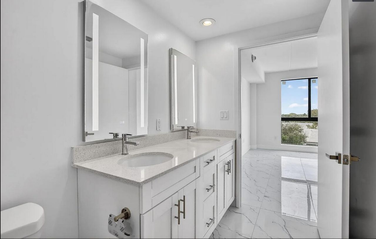100 W Hidden Valley Boulevard, Unit 350-302, Boca Raton, FL 33487 Photo