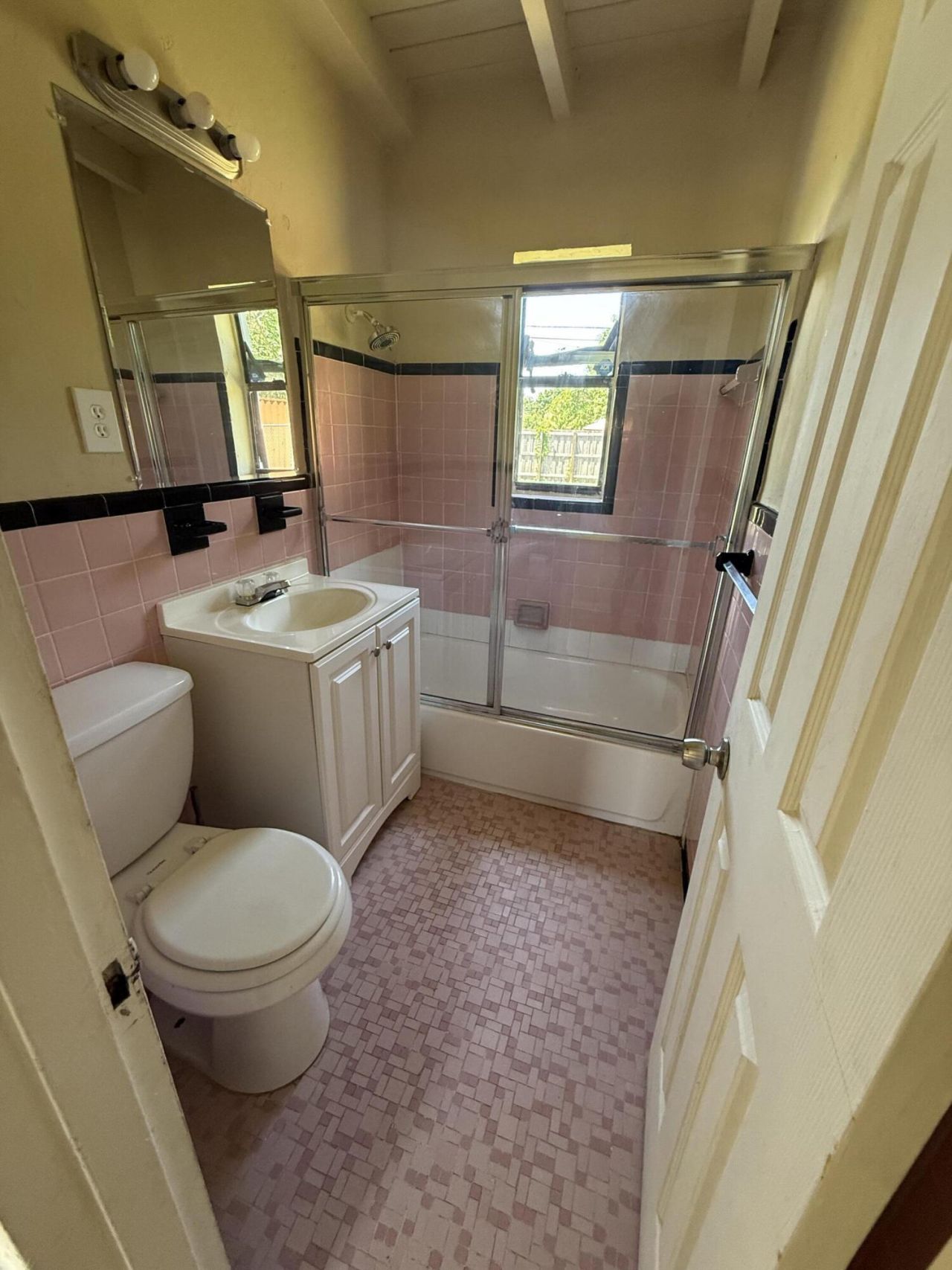 2349 NW 13th Court, Fort Lauderdale, FL 33311 Photo