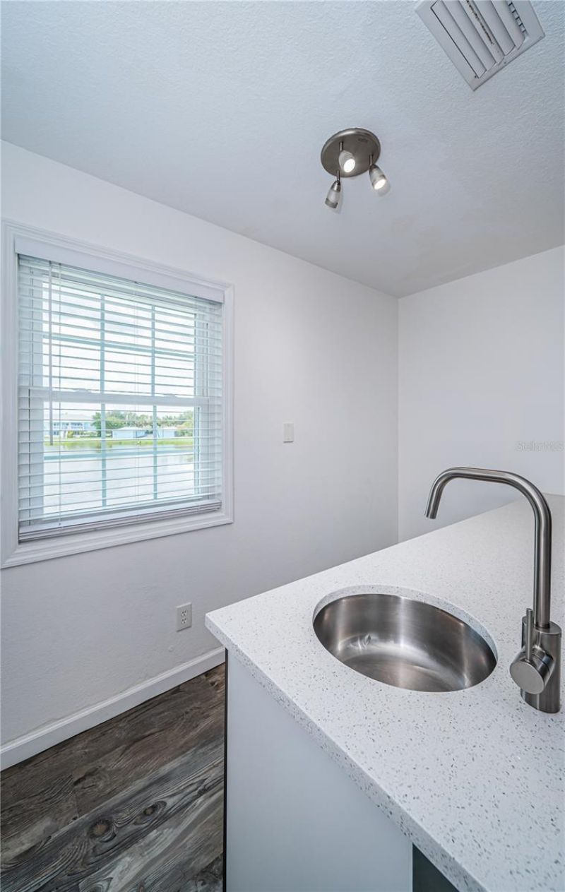 149 Seahorse Drive Se, Unit H, Saint Petersburg, FL 33705 Photo