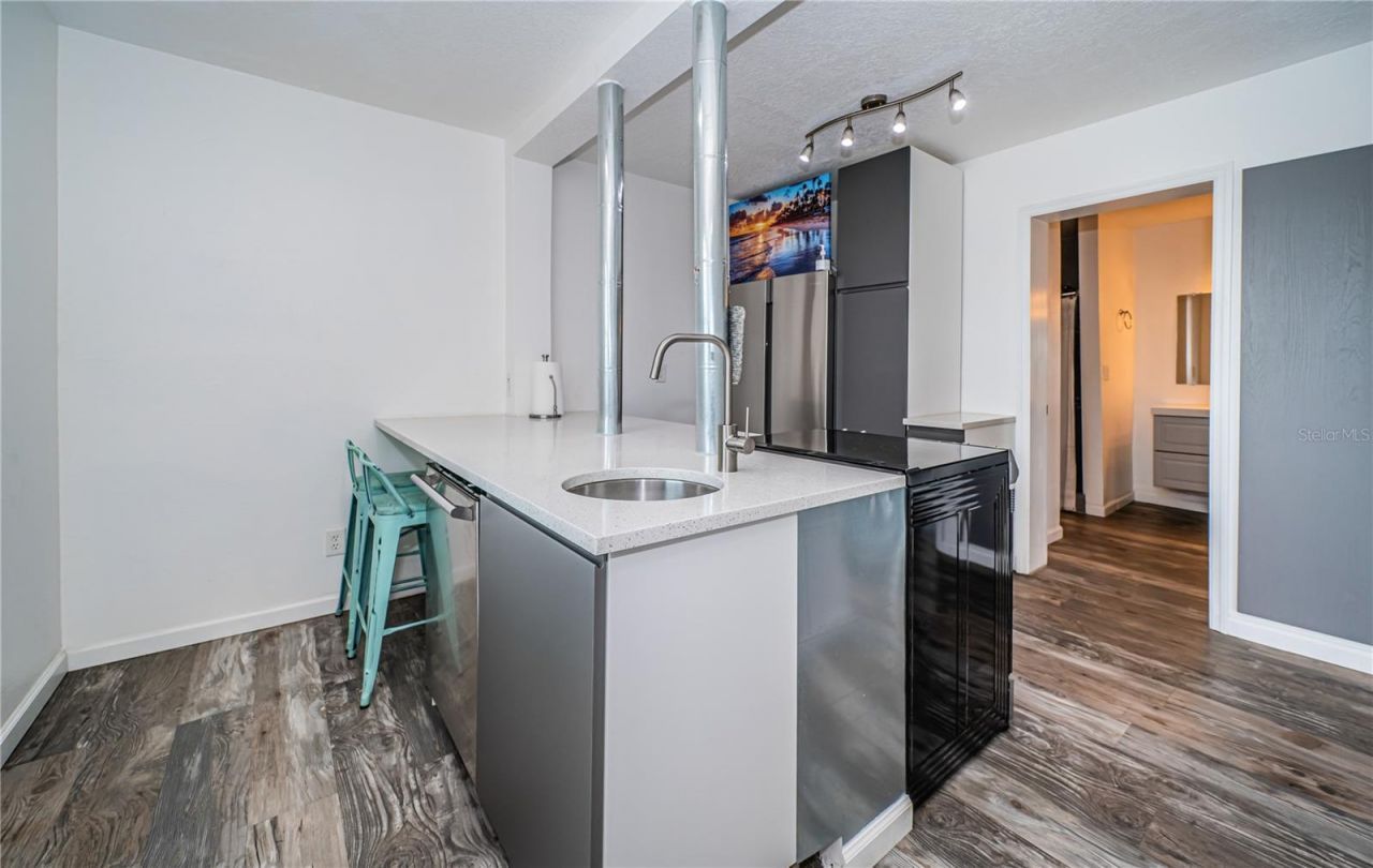 149 Seahorse Drive Se, Unit H, Saint Petersburg, FL 33705 Photo
