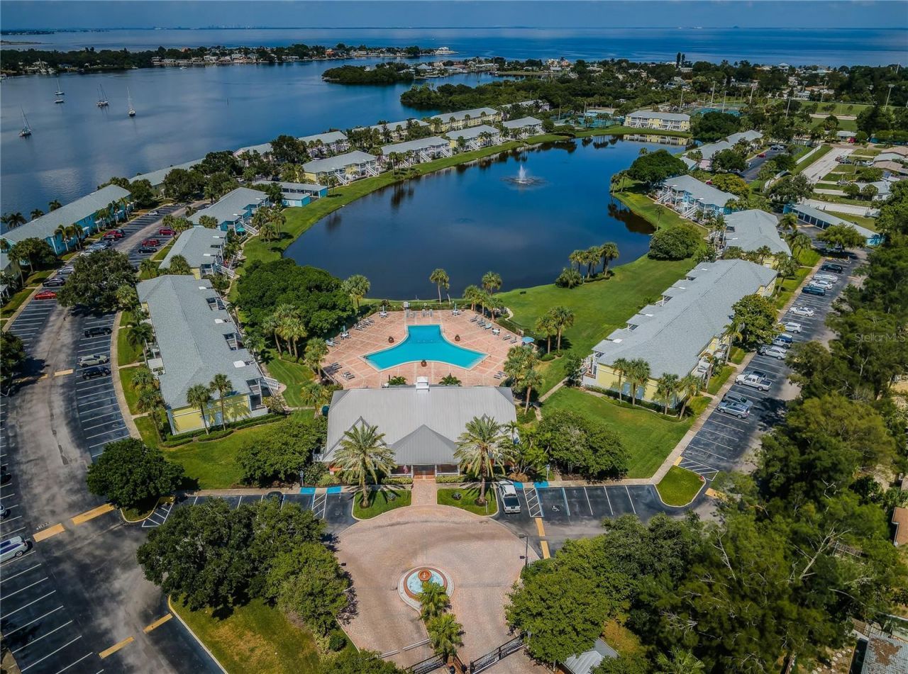149 Seahorse Drive Se, Unit H, Saint Petersburg, FL 33705 Photo