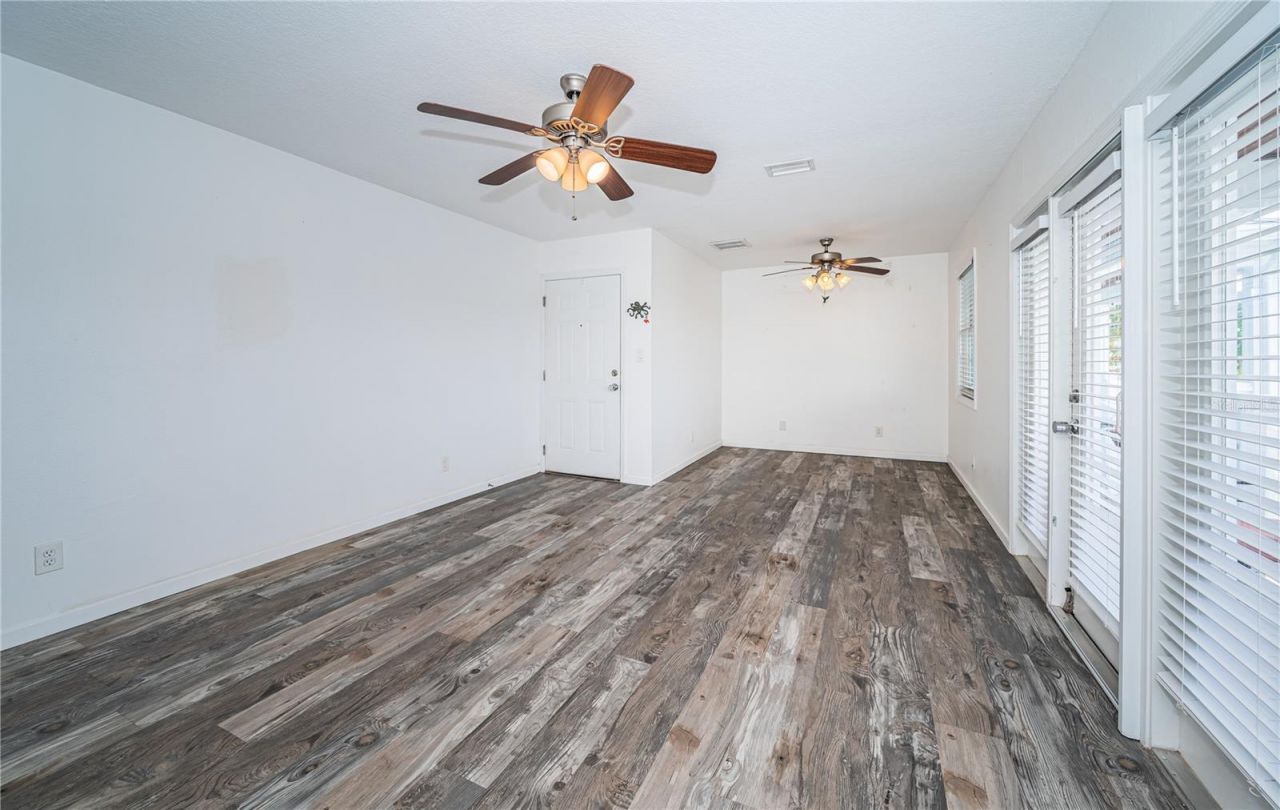 149 Seahorse Drive Se, Unit H, Saint Petersburg, FL 33705 Photo