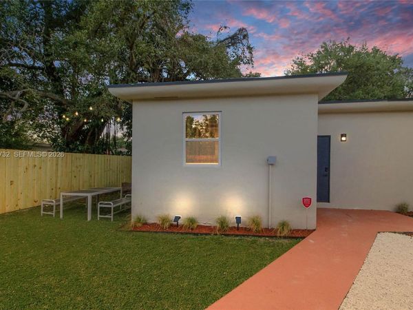 5530 NW 5th Ave , Miami, FL 33127