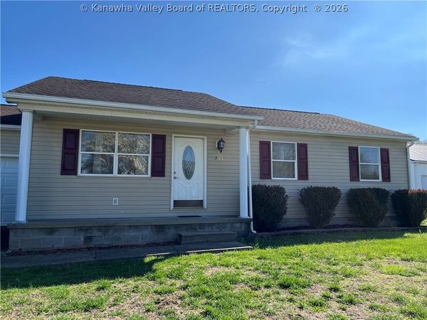 705 University Lane, Point Pleasant, WV 25550