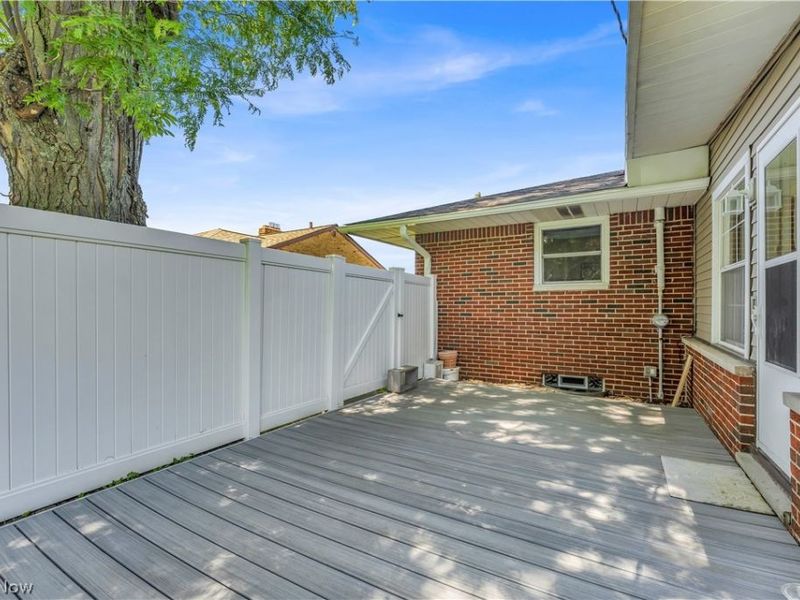 364 Cherry Lane, Seven Hills, OH 44131 Photo 35