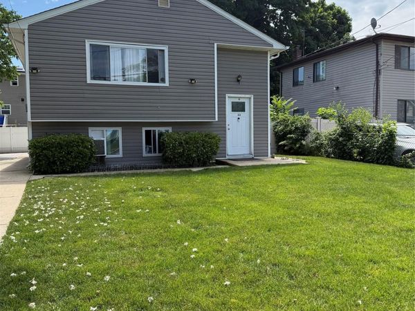 33 Washington Avenue , Deer Park, NY 11729