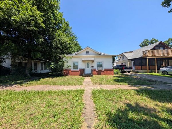 814 W Broadway Street, Henryetta, OK 74437