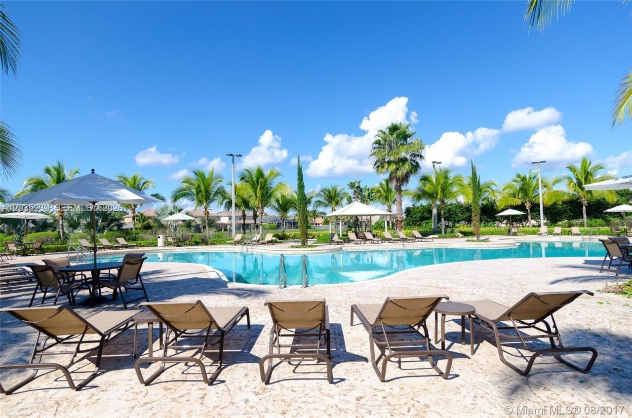 4413 W Whitewater Ave, Weston, FL 33332 Photo
