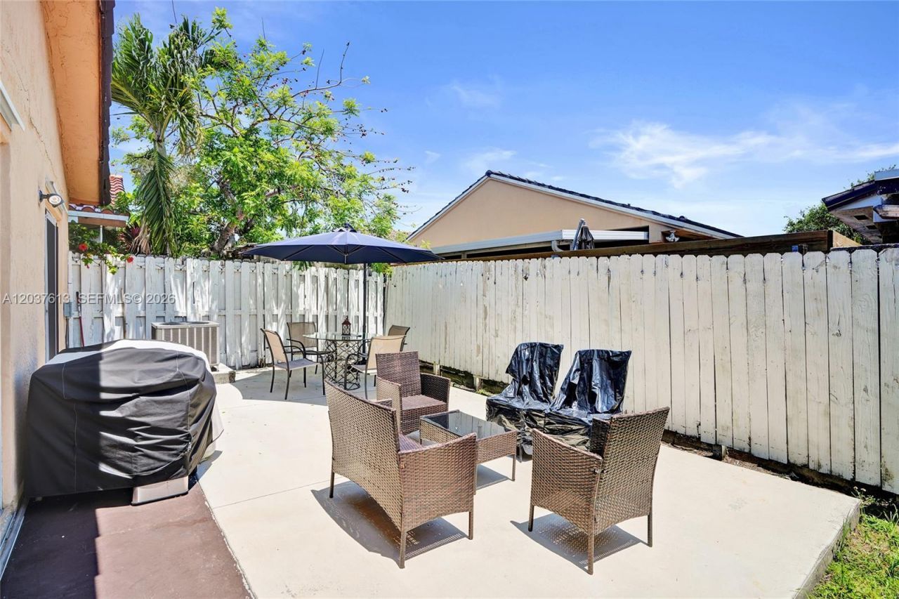 2886 W 74th Pl, Hialeah, FL 33018 Photo