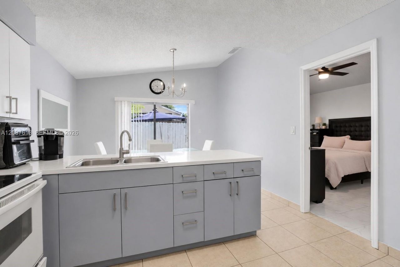 2886 W 74th Pl, Hialeah, FL 33018 Photo