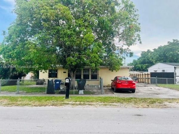 3100 NW 162nd St , Miami Gardens, FL 33054
