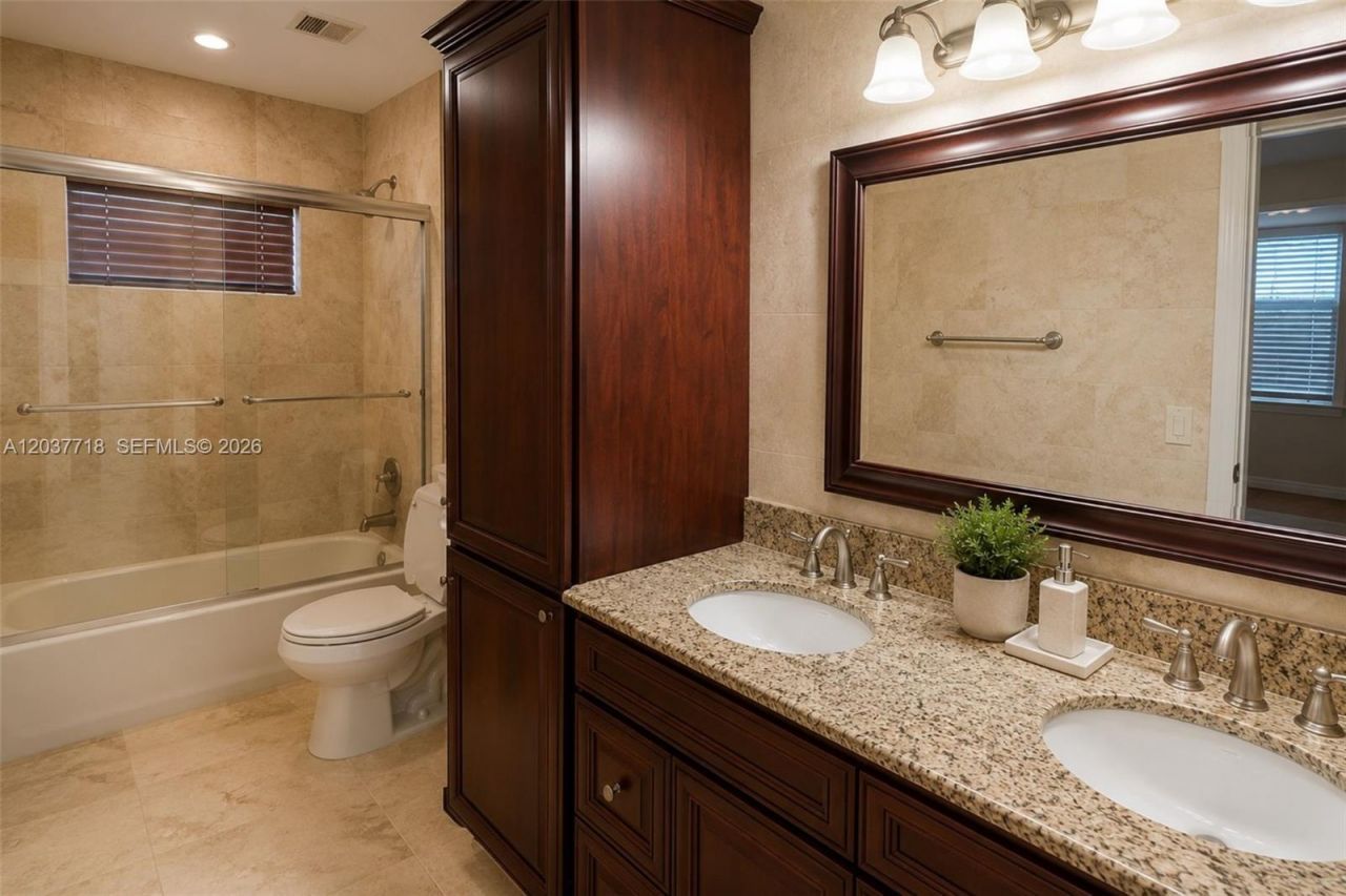 5062 NW 41st Pl, Lauderdale Lakes, FL 33319 Photo