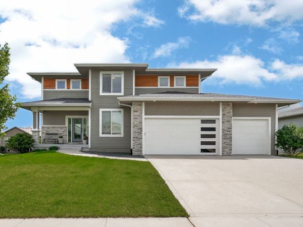 815 NE Elk Run Drive, Waukee, IA 50263