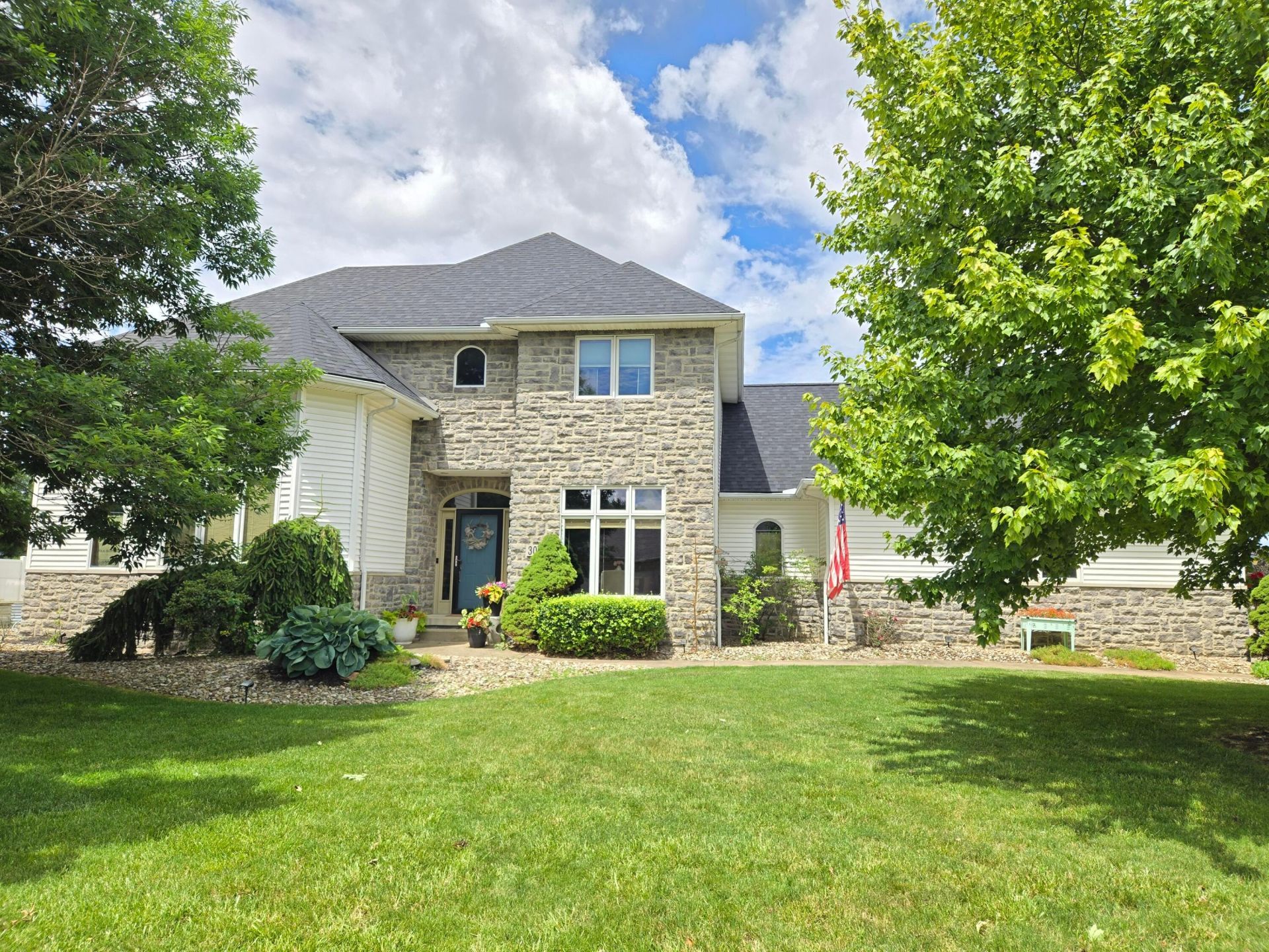 300 Wildflower Drive, Galion, OH 44833 Main Photo