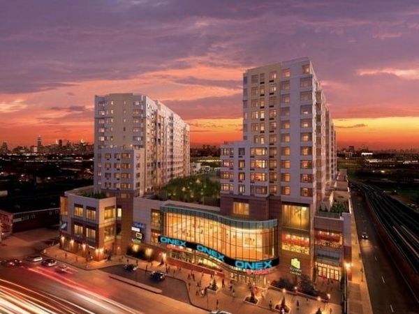 40-28 college point Boulevard , Unit 1805, Flushing, NY 11354