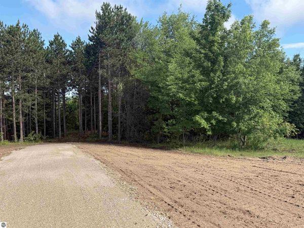 5 Karnes Road, Glen Arbor, MI 49636