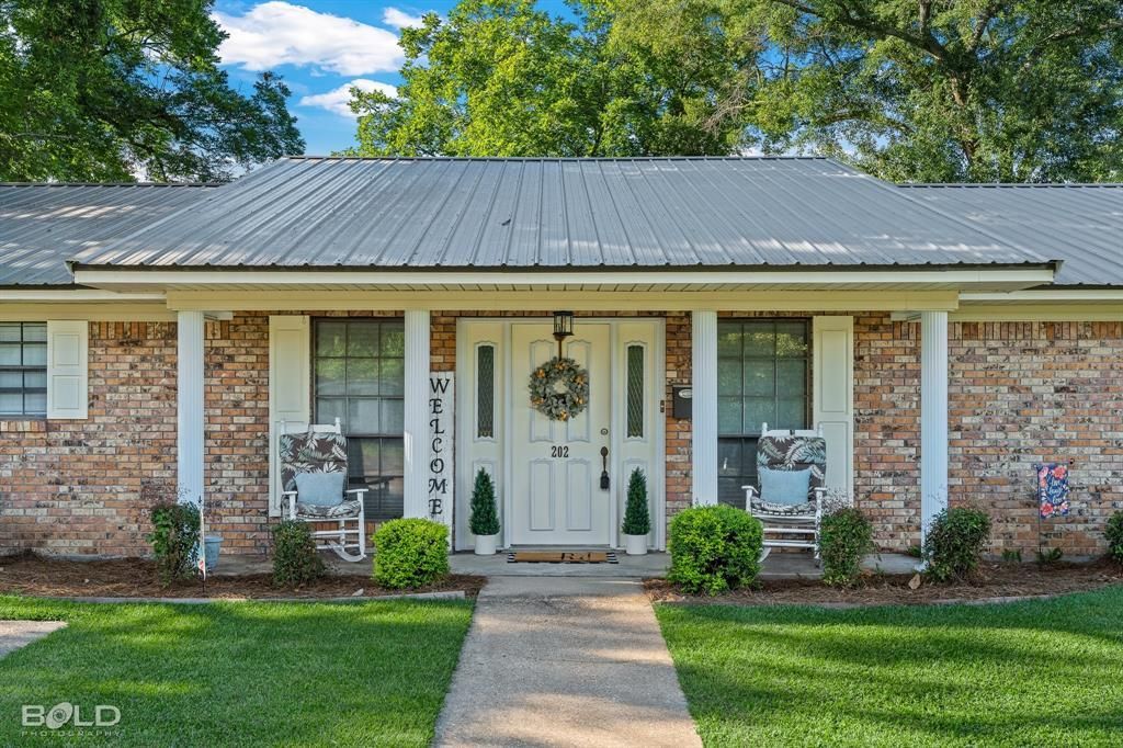 202 Butler Street, Springhill, LA 71075 Main Photo