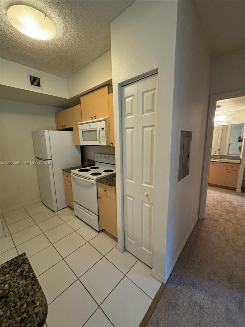 2492 Centergate Dr , Unit 102, Miramar, FL 33025 Photo