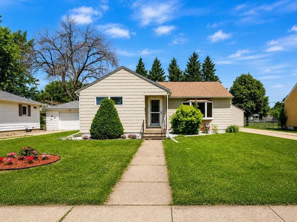2007 2nd Avenue SE, Austin, MN 55912