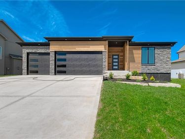 7604 N Gower Avenue, Kansas City, MO 64151