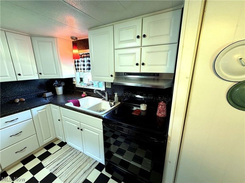 538 Spring Street NE, Sugarcreek, OH 44681 Photo 8