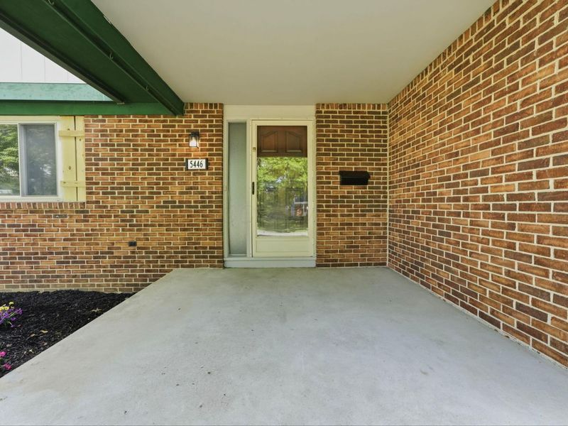5446 Blue Ash Road, Columbus, OH 43229 Photo 3