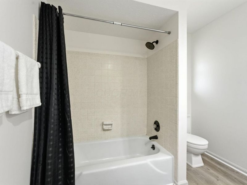 5446 Blue Ash Road, Columbus, OH 43229 Photo 38