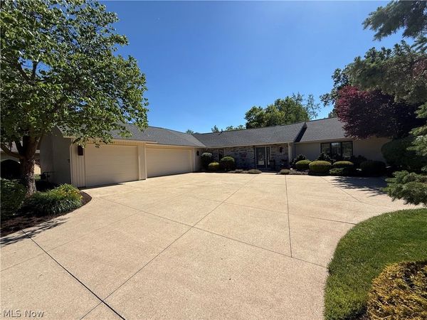 33009 Woodhaven Circle , North Ridgeville, OH 44039