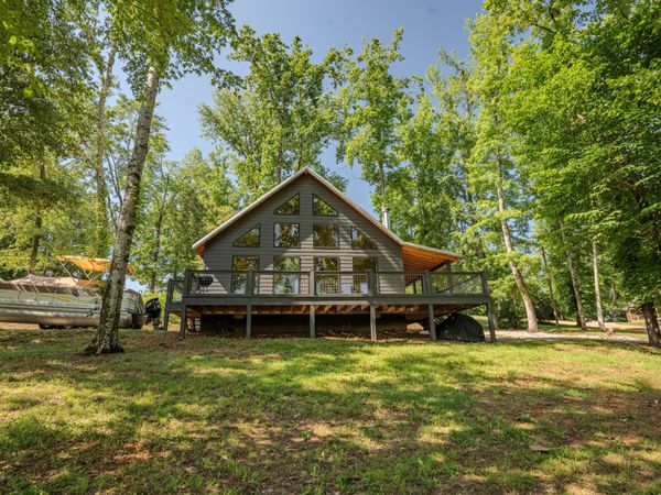 55 Kiki Cove , Clifton, TN 38425