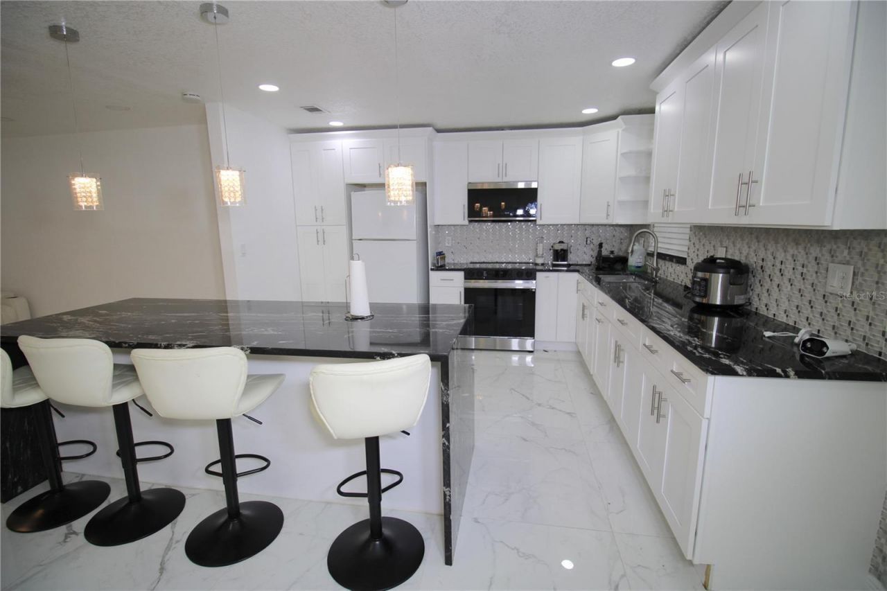 707 Innergary Place, Valrico, FL 33594 Photo