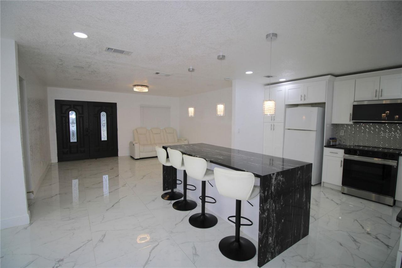 707 Innergary Place, Valrico, FL 33594 Photo