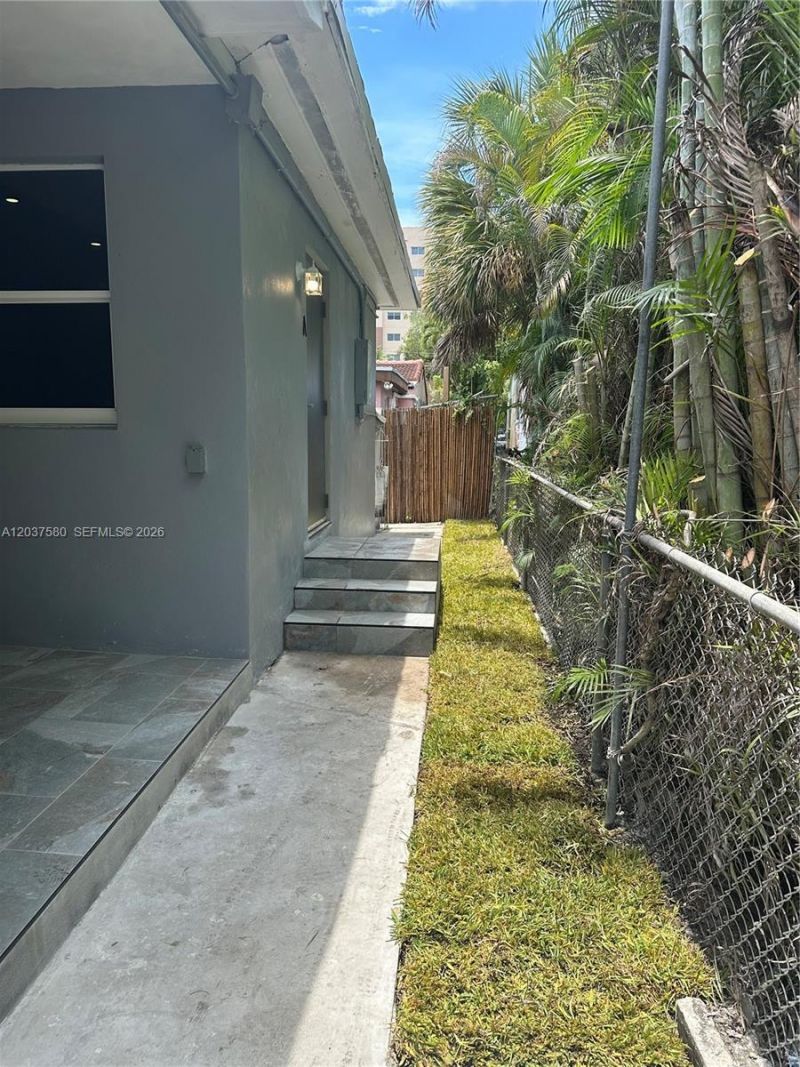 1628 NW 15th St , Unit A, Miami, FL 33125 Photo