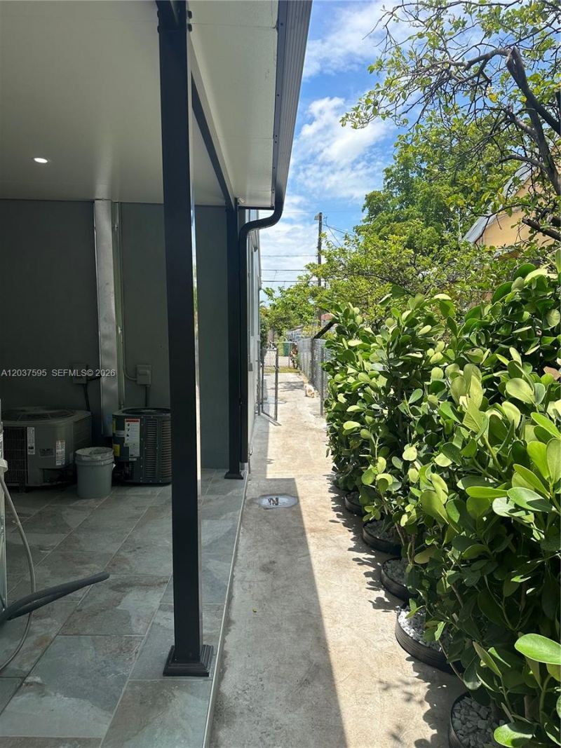 1628 NW 15th St , Unit B, Miami, FL 33125 Photo