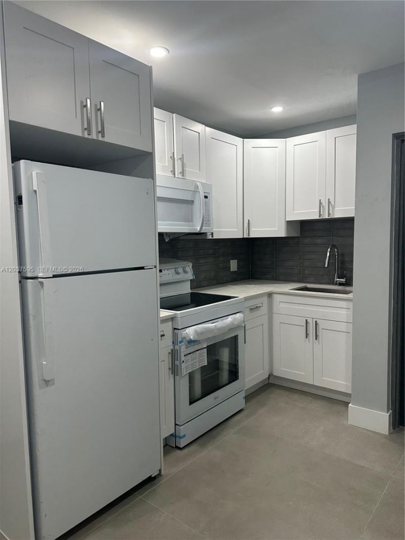 1628 NW 15th St , Unit B, Miami, FL 33125 Photo