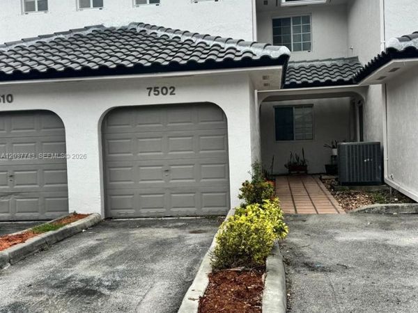 7502 NW 175th St , Unit 7502, Hialeah, FL 33015