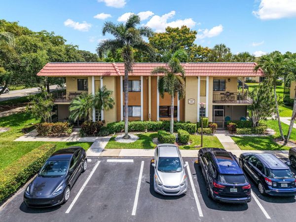 303 Lakeview Drive, Unit 102, Weston, FL 33326