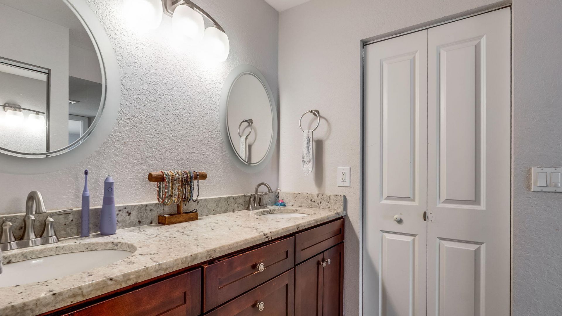 303 Lakeview Drive, Unit 102, Weston, FL 33326 Photo