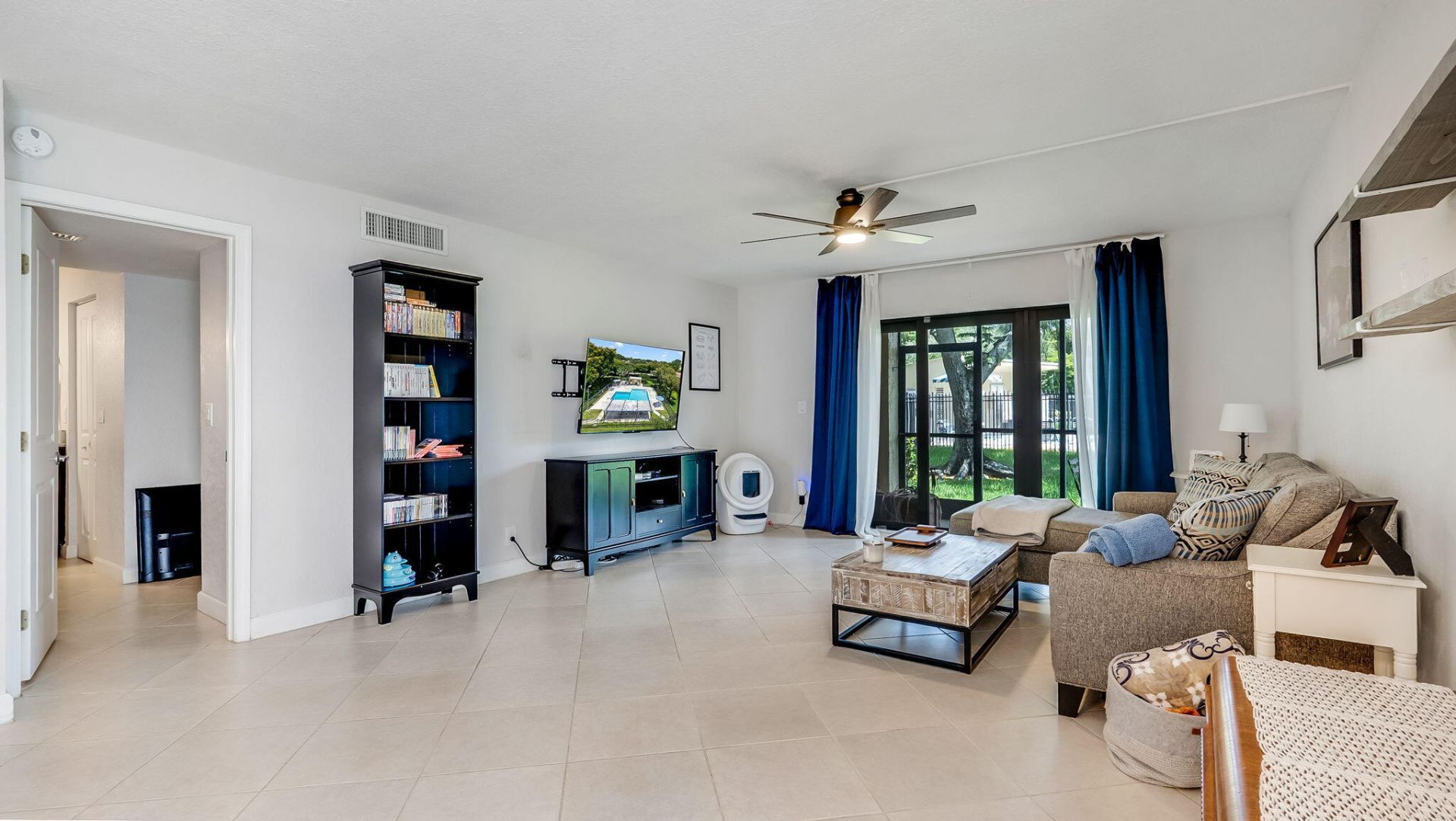 303 Lakeview Drive, Unit 102, Weston, FL 33326 Photo