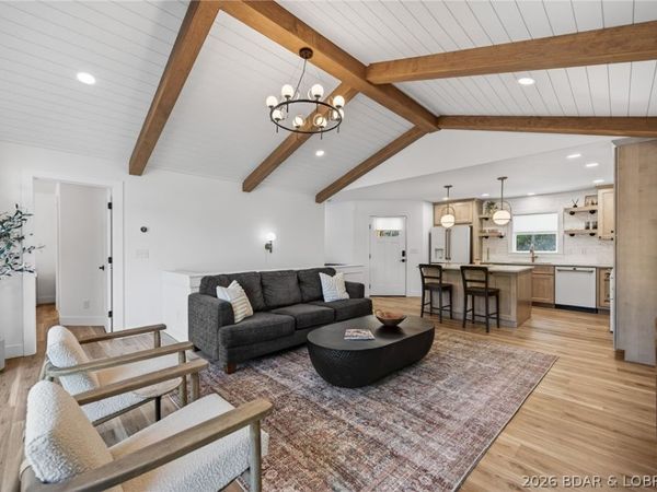 25 Old Sassafrass Road , Eldon, MO 65026