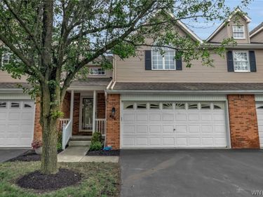 404 Forest Edge Drive, East Amherst, NY 14051