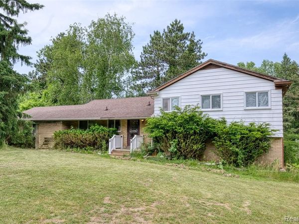 3020 Glengary Road , Commerce Twp, MI 48382