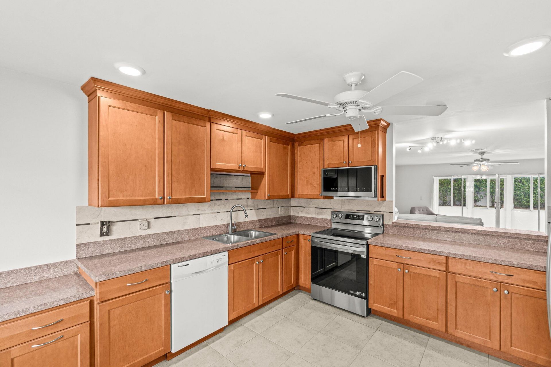 5074 Privet Place, Unit B, Delray Beach, FL 33484 Photo