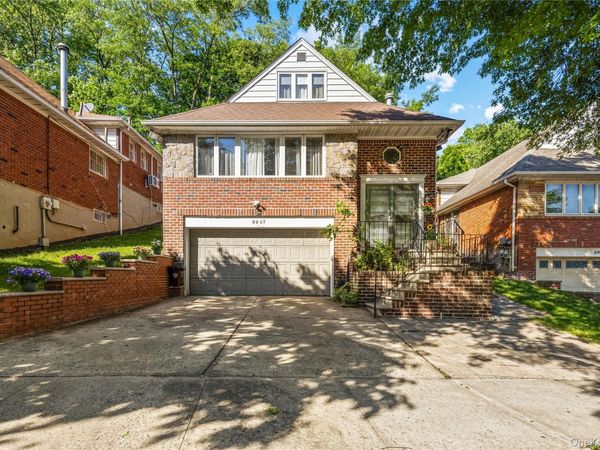 6907 Little Neck Parkway , Glen Oaks, NY 11004