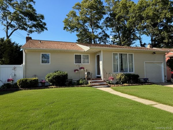 787 Frankford Road, West Babylon, NY 11704