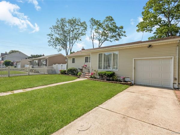 787 Frankford Road, West Babylon, NY 11704