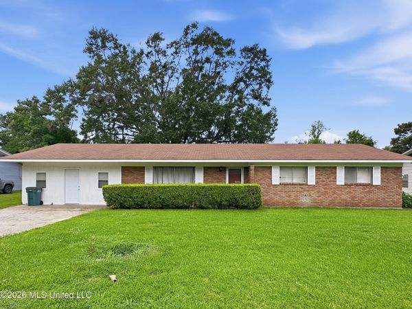1935 Country Club Drive, Yazoo City, MS 39194