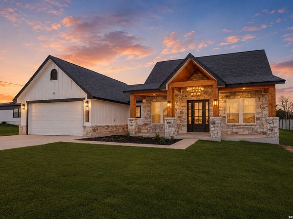12911 Nuevo Arroyo Dr, Atascosa, TX 78002
