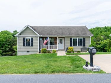 129 THOROUGHBRED CIR, Lexington, VA 24450