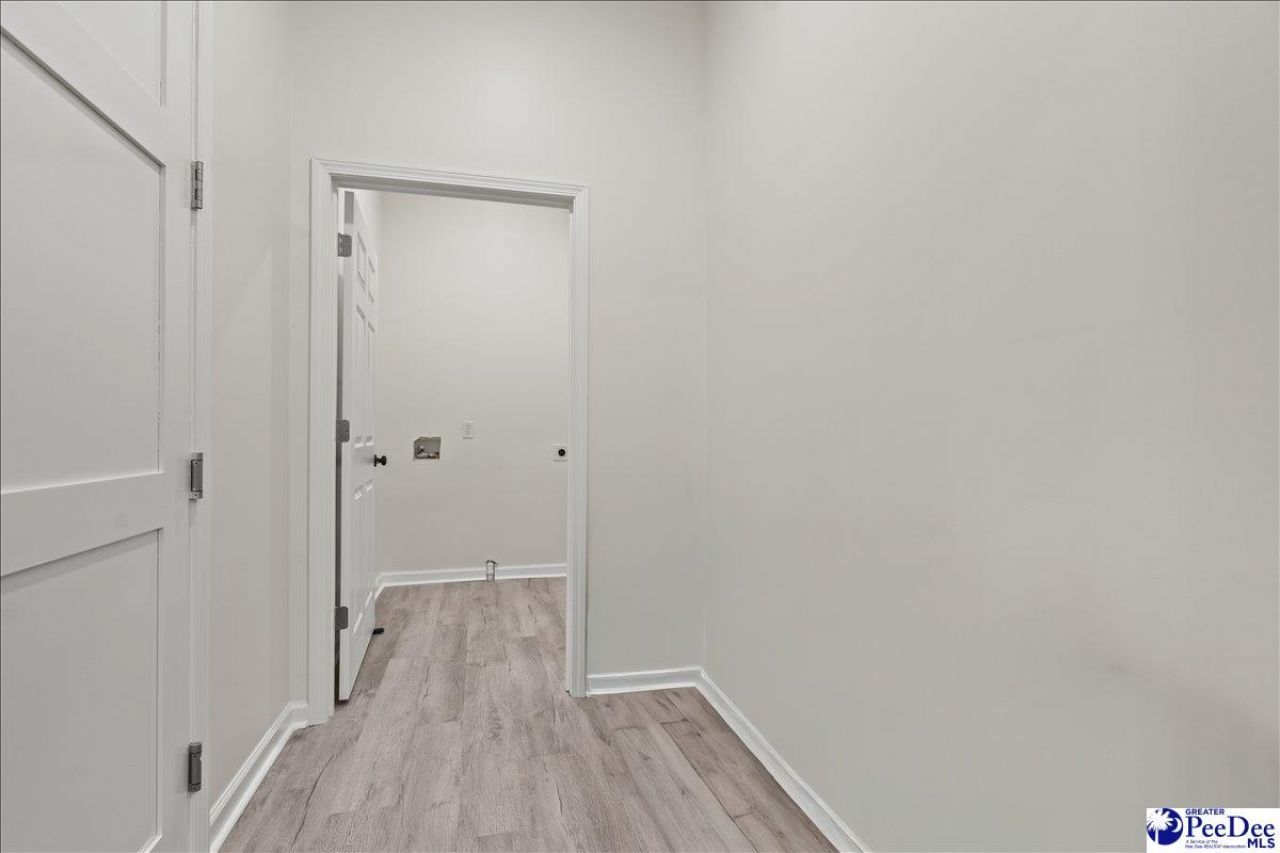 523 S Main Photo 13