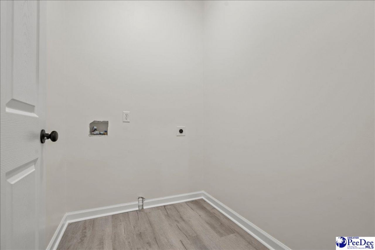 523 S Main Photo 14